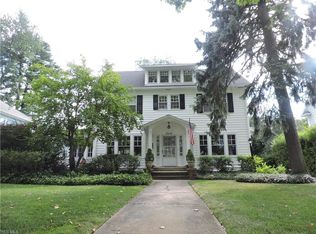 2876 Woodbury Rd, Shaker Heights, OH 44120