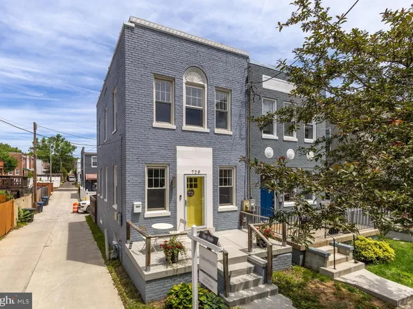 729 Roxboro Pl NW, Washington, DC 20011