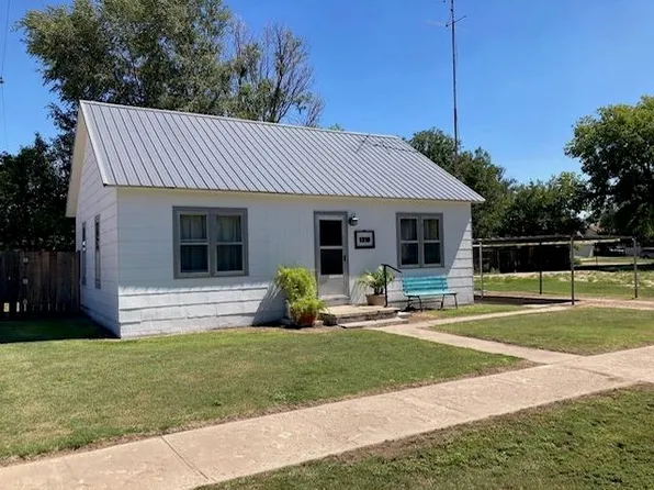 1310 Main St, Larned, KS 67550
