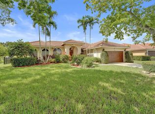 4869 Kensington Cir, Coral Springs, FL 33076