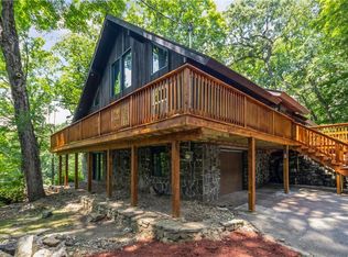 8 Cedar Rd E, Katonah, NY 10536