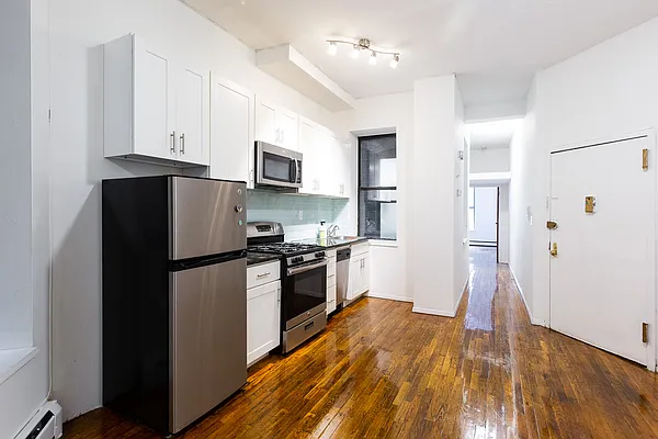 Rented by City Connections Realty | media 16