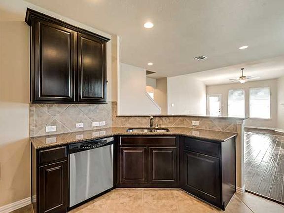 5th image of 3528 Twin Pines Dr