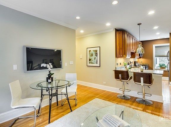5th image of 1429 W Elmdale Ave APT 2B