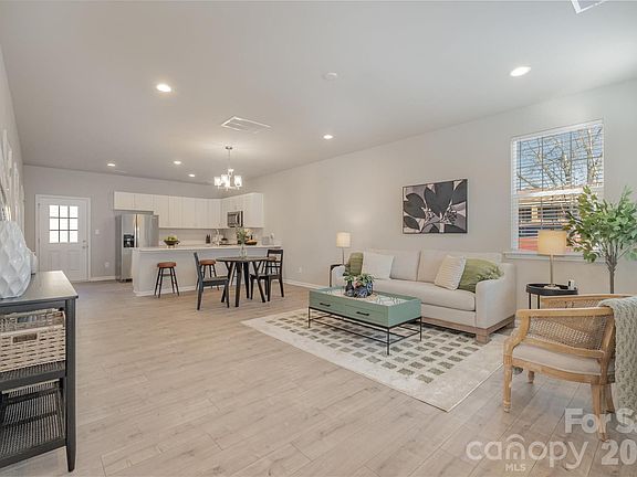 4th image of 355 Melrose Dr SW #D