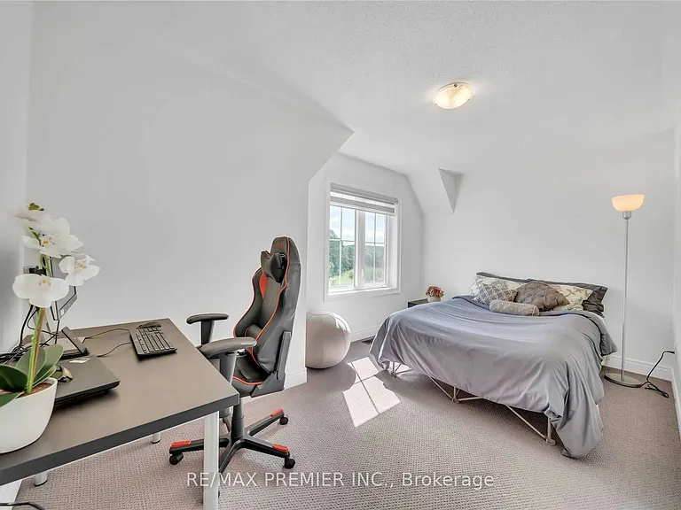 220 Seaview Hts — Photo 18