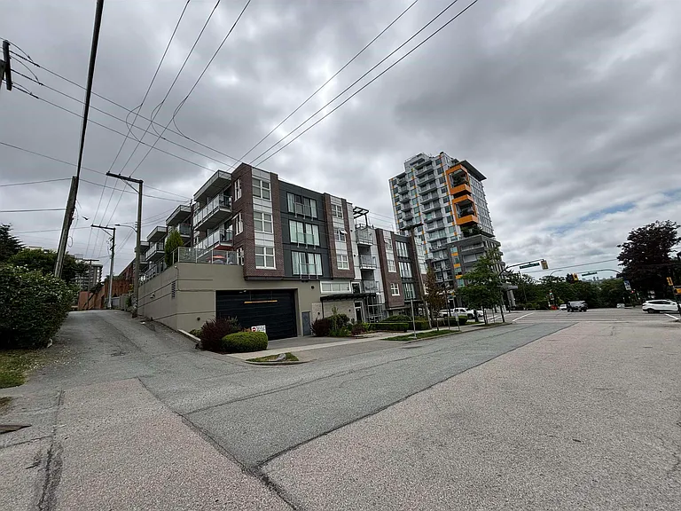 388 Kootenay St N #X10 — Photo 7