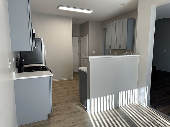 4th image of 205 Black Hill Dr