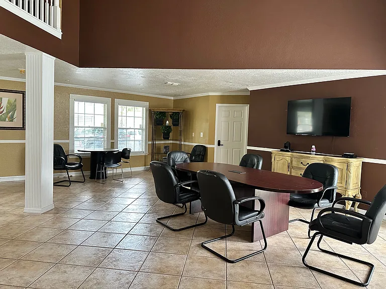 6052 Westgate Dr #203 — Photo 17