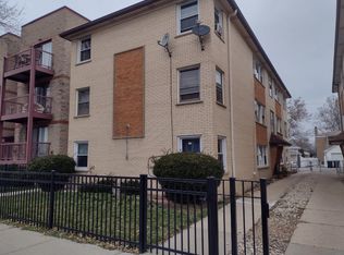 4712 W Addison St #2B, Chicago, IL 60641