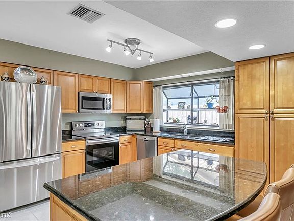 5th image of 4404 Larkfield Ln
