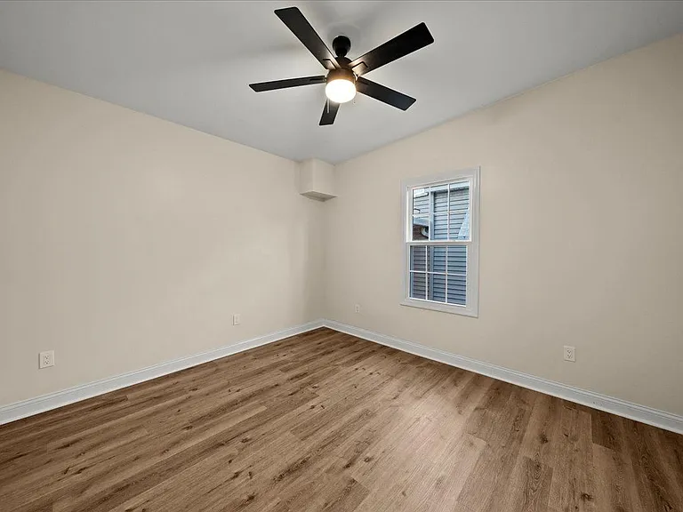422 5th Ave #MAIN — Photo 11