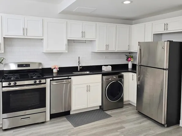 726 W Roscoe St, Chicago, IL 60657