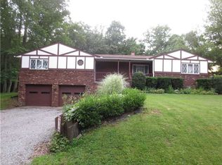 600 Glenda Dr, Beaver Falls, PA 15010
