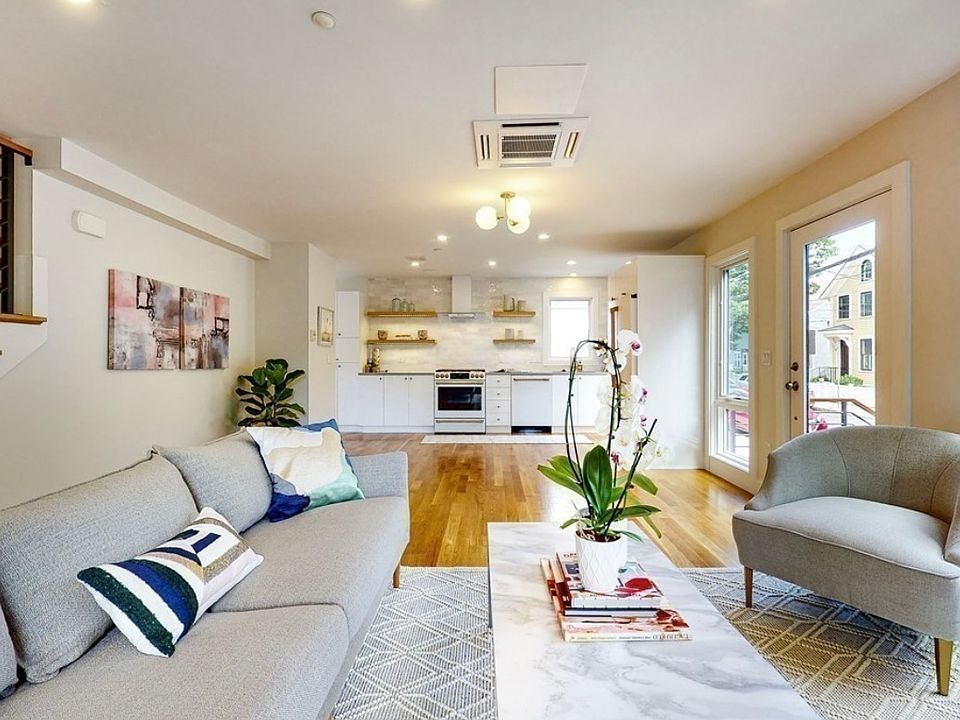 open plan living & kitchen area