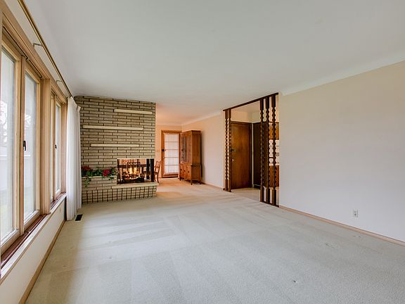 3rd image of 100 Flandrau Pl