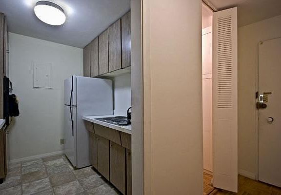 4th image of 1455 Commonwealth Ave APT 317