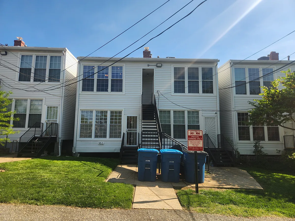 Building Photo - 953 Randolph St NW #D