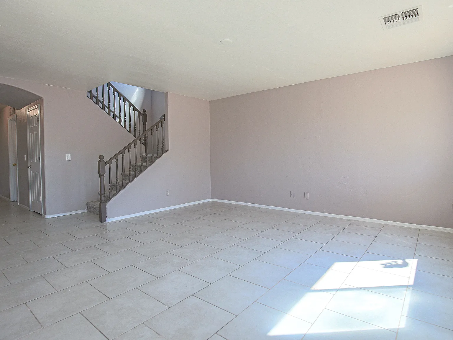 4 bed, 2221 sqft, $2,250 — Photo 4