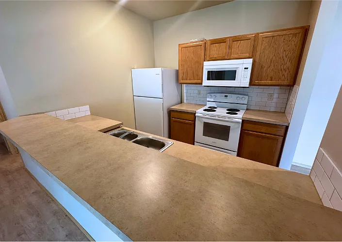 Hastings Apartments — Photo 16
