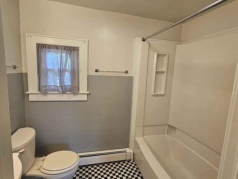 140 E Market St #140 — Photo 9