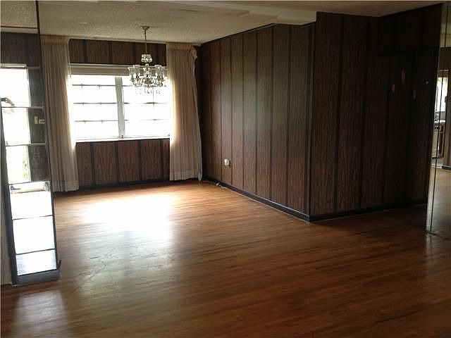 2nd image of 801 Little River Dr