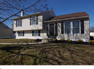 105 Lomond Rd, Williamstown, NJ 08094