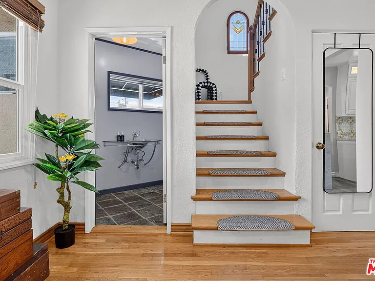 9001 Lloyd Pl — Photo 17