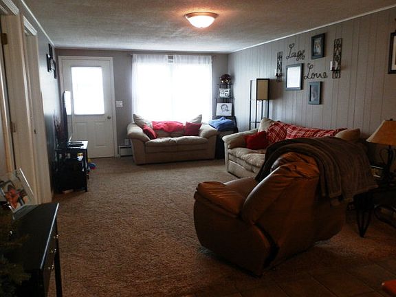 3rd image of 443 Parkwood Dr