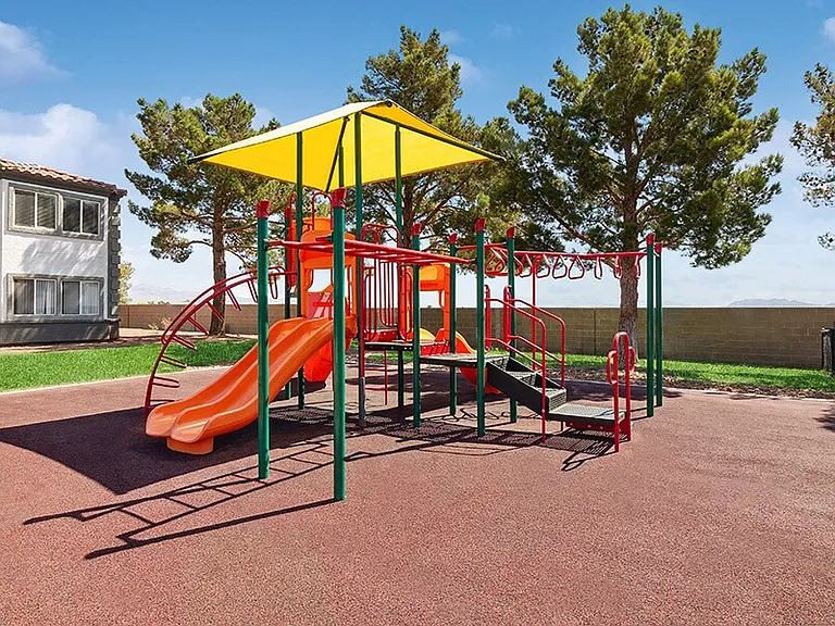 Loma Vista — Photo 28