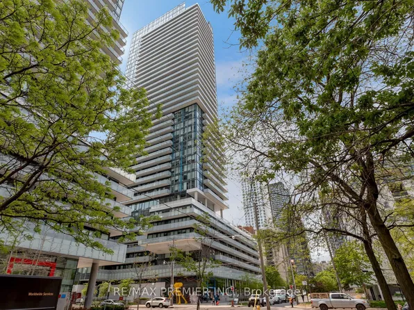 161 Roehampton Ave, Toronto, ON