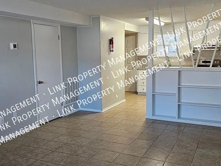1638 Keeble St — Photo 24