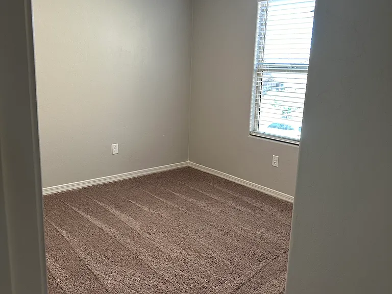 1109 E Ascent St — Photo 28