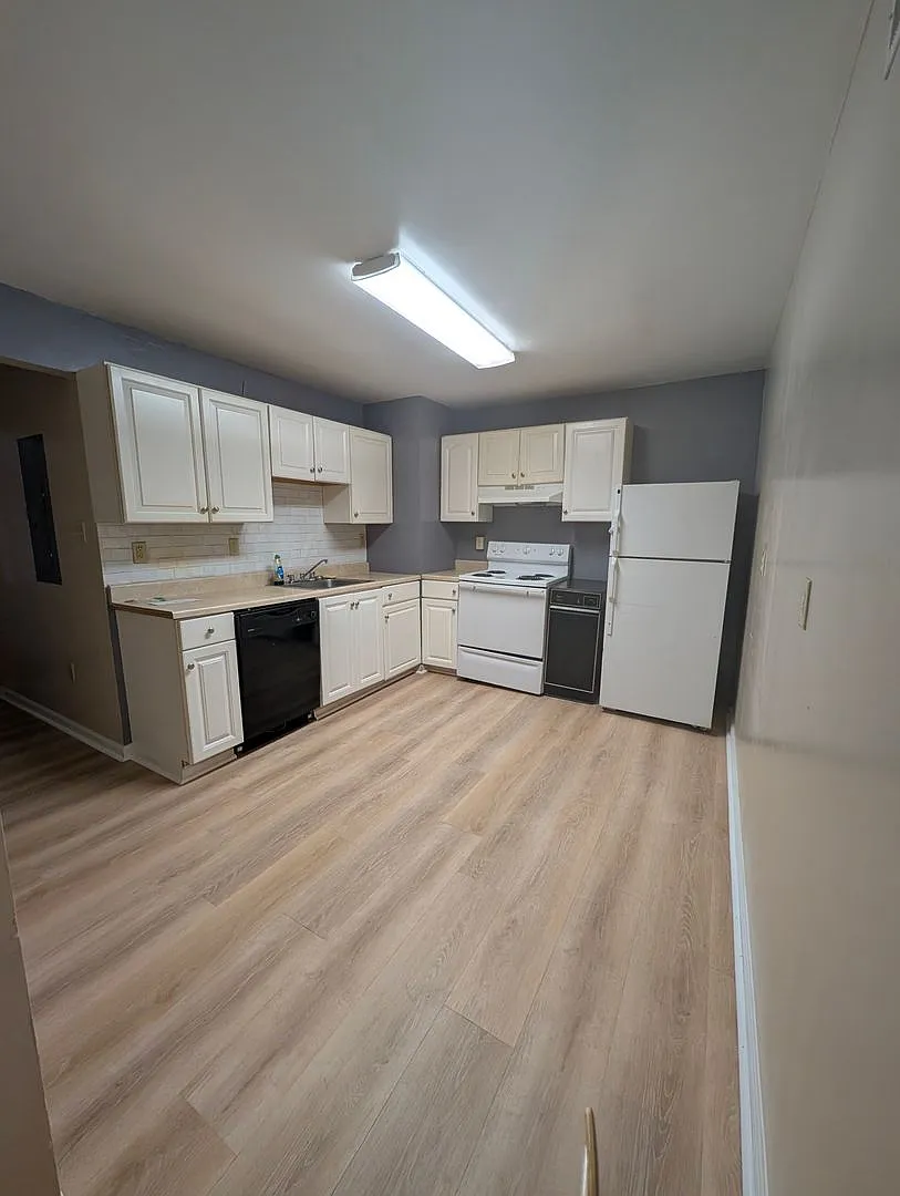 355 Atwood St — Photo 1