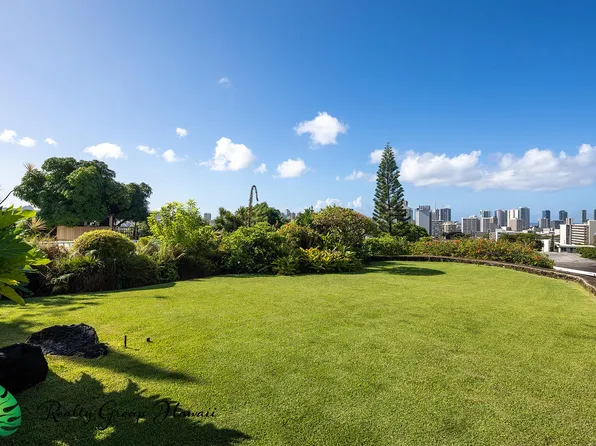 1944 Ualakaa St, Honolulu, HI 96822