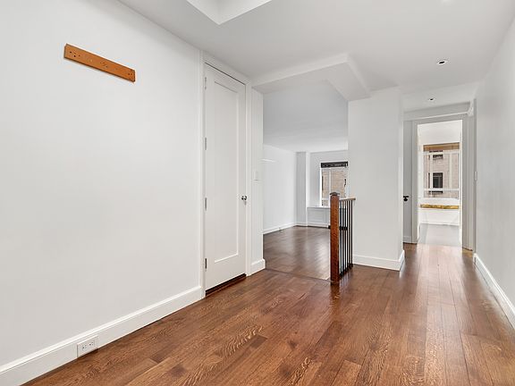 5th image of 25 Central Park W APT 4V