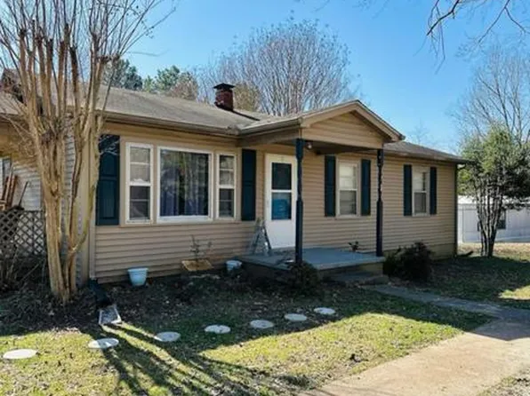 1171 Natchez Trace Rd, Camden, TN 38320