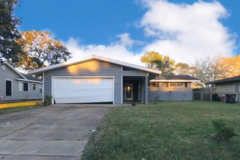 1st image of 870 Carolina Dr