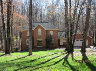 4905 Golden Oaks Dr, Oak Ridge, NC 27310