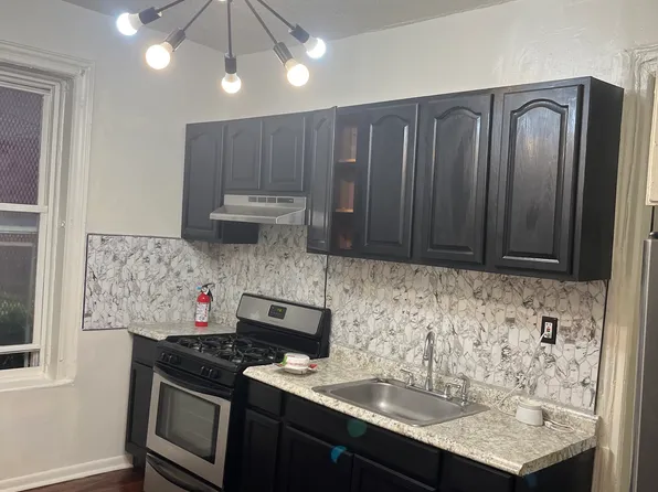 322 E 94th St, Brooklyn, NY 11212