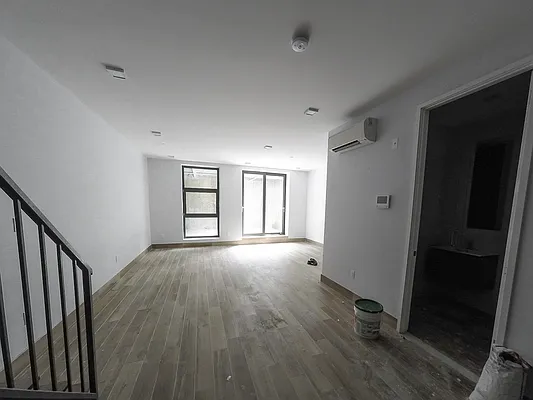 Rented by Cyberapts Management | media 33