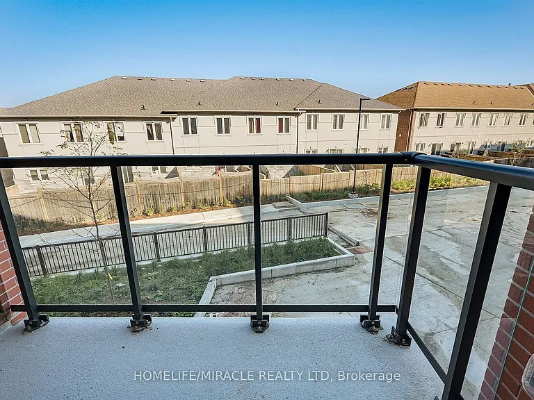 1010 Dundas St E #220 — Photo 9