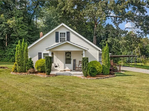 407 Archergate Rd, Browns Summit, NC 27214