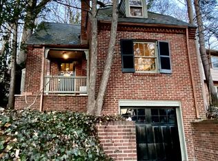 2707 S Arlington Ridge Rd, Arlington, VA 22202