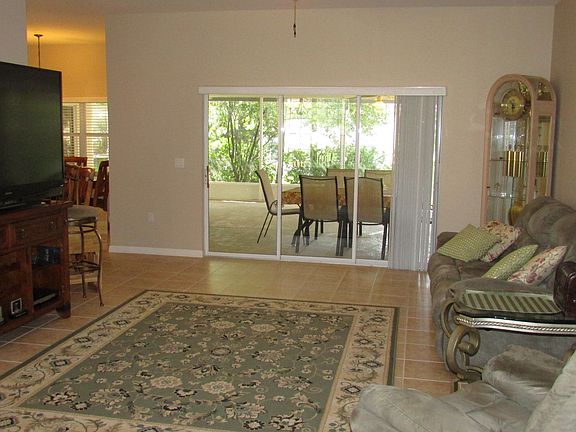 2nd image of 76 Oak Leaf Dr