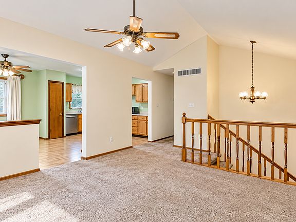 5th image of 3049 Kimberly St