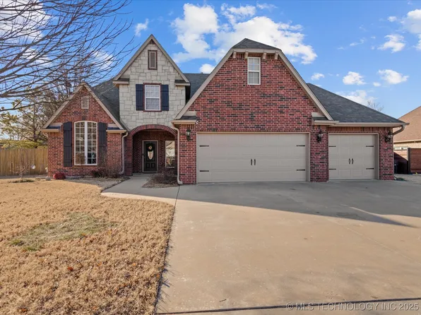 1217 Larkspur Dr, Bartlesville, OK 74006