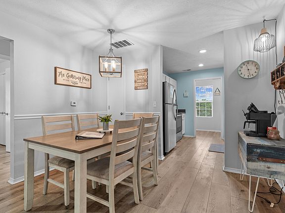 4th image of 2955 Vineyards Parkway #4