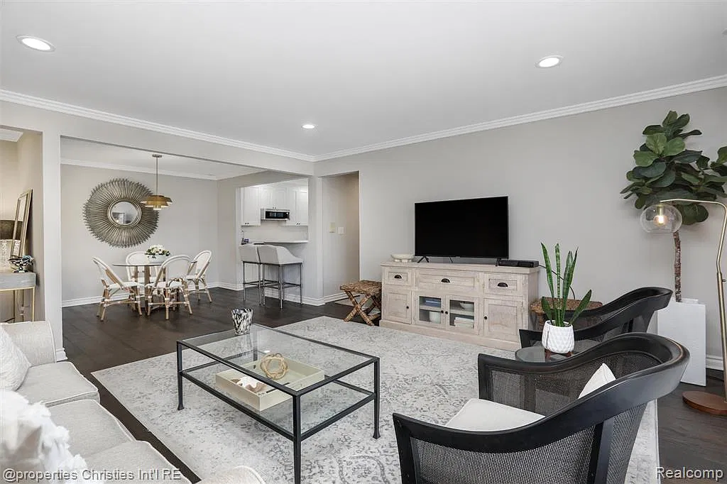 2 bed, 2.0 bath, 1209 sqft, $3,500 — Photo 4