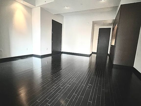 5th image of 20 Pine St APT 2010